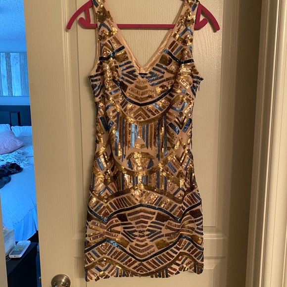 🔷Bebe gold sequin mini dress🔷 - Picture 1 of 4